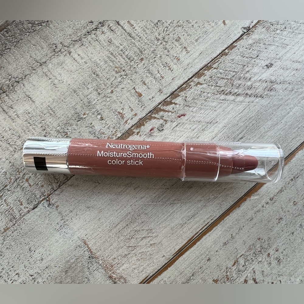 Neutrogena MoistureSmooth Color Stick 110 Almond Nude-Discontinued - Sealed/New